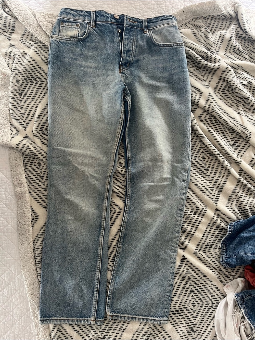 Zara Women’s Mid Rise Washed Blue Straight Jeans